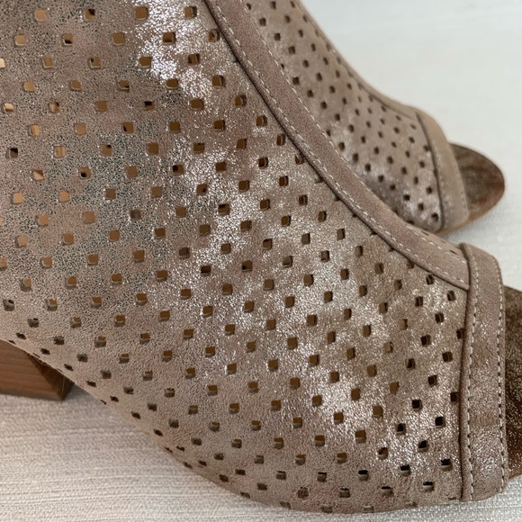 Isola Lora Anthracite Taupe Foil Suede Peep Toe Heeled Sandals Woman’s 5.5M - Picture 7 of 12